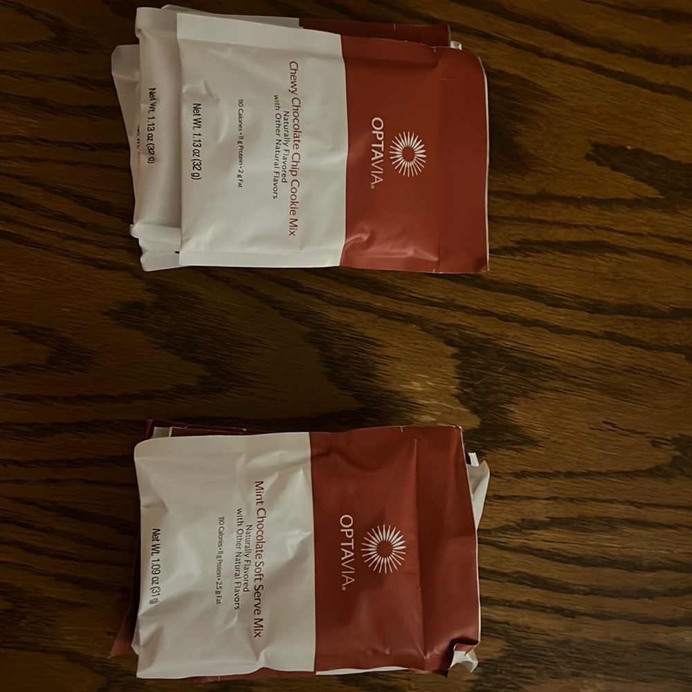 Optavia CHOCOLATE LOVERS Fuelings non expired, dates in pics